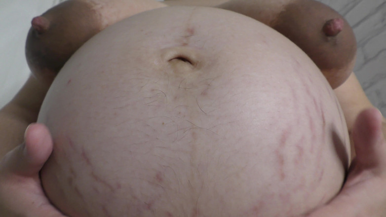 Milky Mari: Moglie incinta di 9 mesi ti mostra la sua figa rasata...