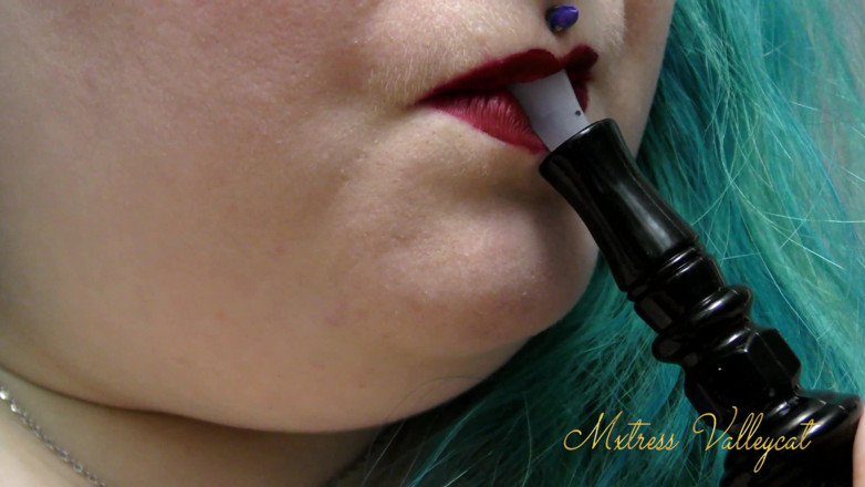 Mxtress Valleycat: Shisha Break
