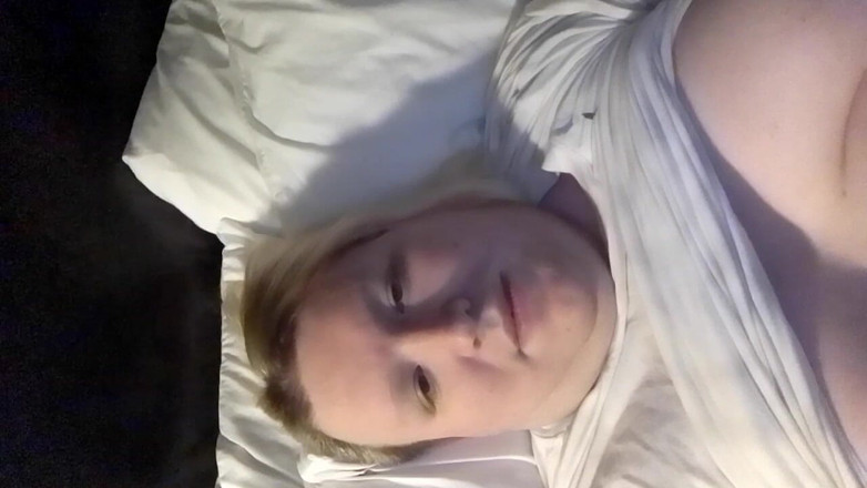 Roxxie rae page: Sent på kvällen på hotell onani