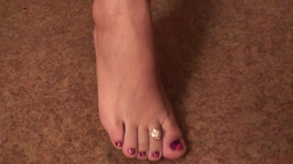 Foot Girls: Amateur foot fetish with sexy teen in lingerie