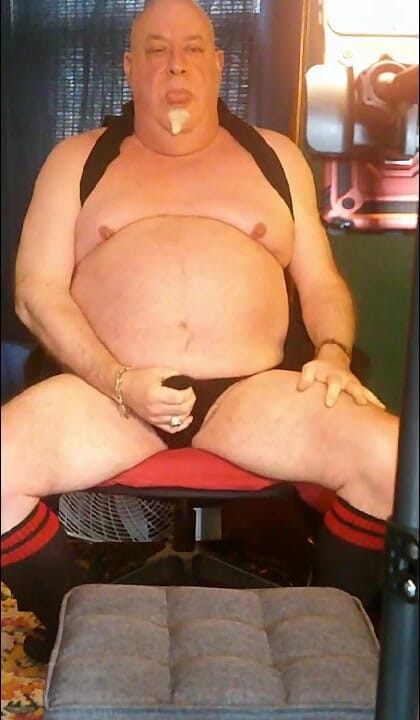 beardaddychub: Siyah ve kırmızı 31 çekiyor!