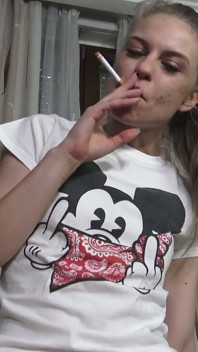 Teenie Dildo jazda palenie!