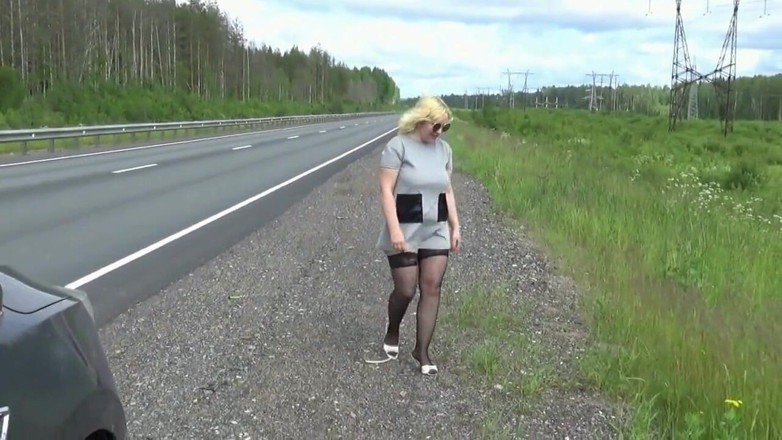 Nylon-Heels: บนท้องถนน มิลฟ์ร้อนโชว์หี