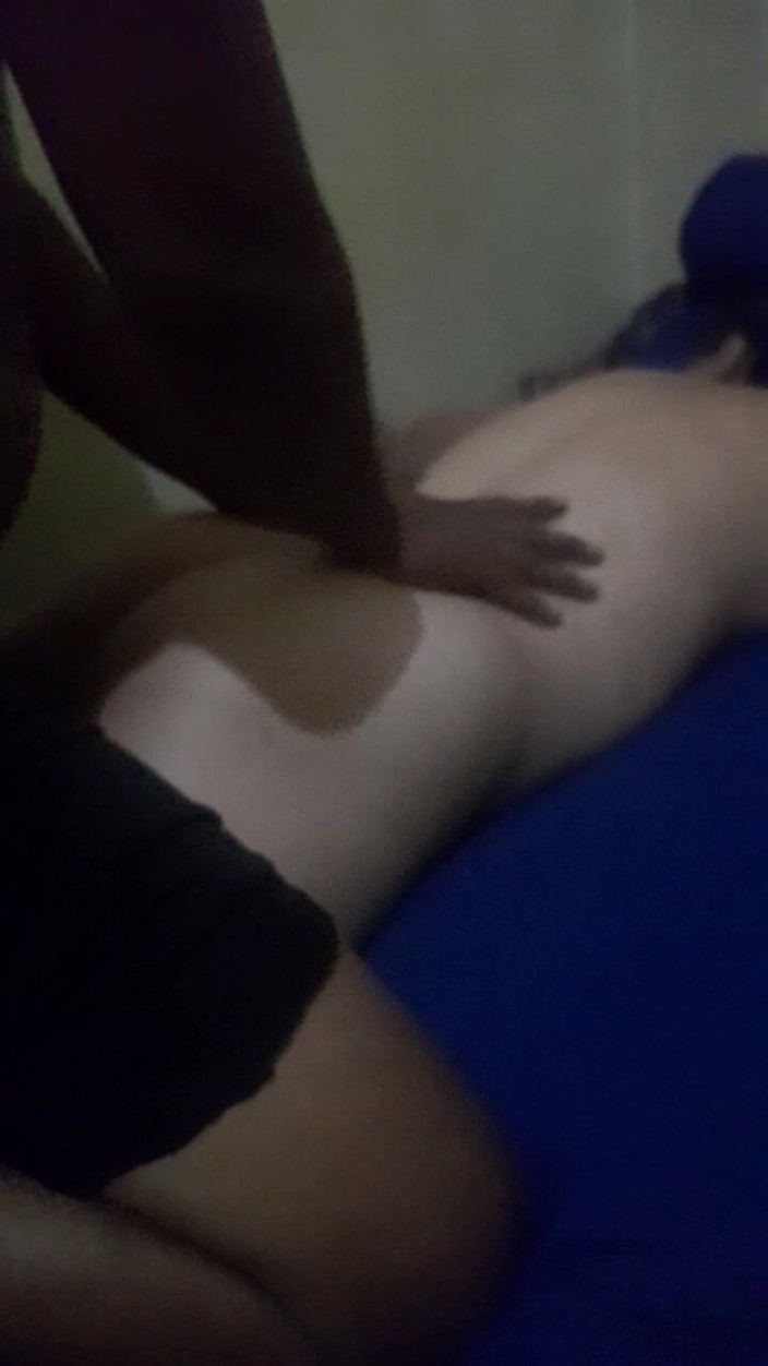 Angelina Pop: Stop een kleine lul in het poesje van een mooi...