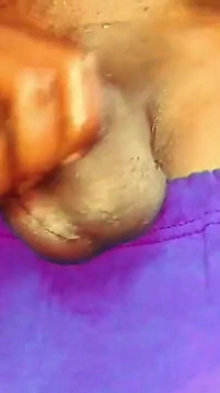 Oh mio dio! Un cazzo mostruoso che non riesco a crederci che l'abbia fatto! Un grosso cazzo si masturba un grosso cazzo nero