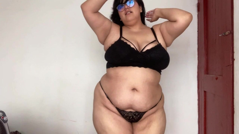 Isabelle Myers BBW: BBW dessous zeigen