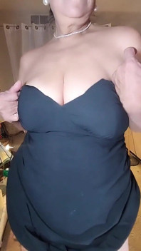 Abuela madura con coño peludo dedeándose el culo mientras hace mi ballet anal