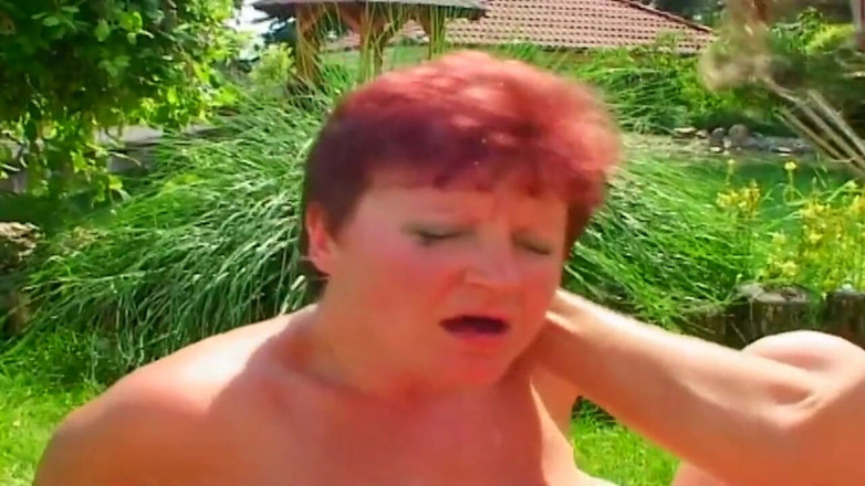 Freaks on Cocks: Чудова зріла робить мінет, а руду Лисицю трахають - дві сцени в одній