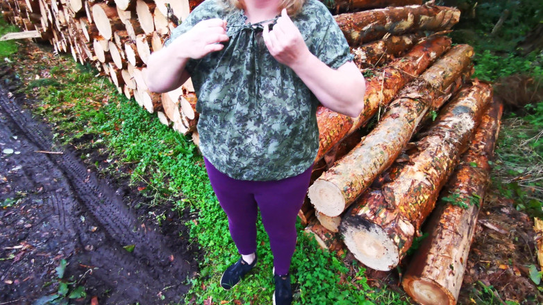 Bouncy Tits Action: Rode tieten op Timberplace