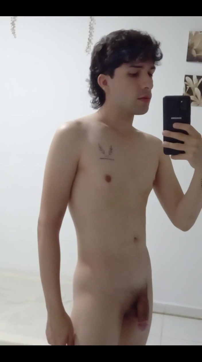 Diego_latinboy: Yumuşak yarak büyüyor