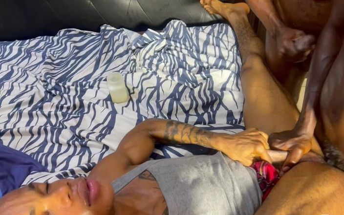 Baddestboyx: Dientot sama 4 pria kulit hitam kontol besar
