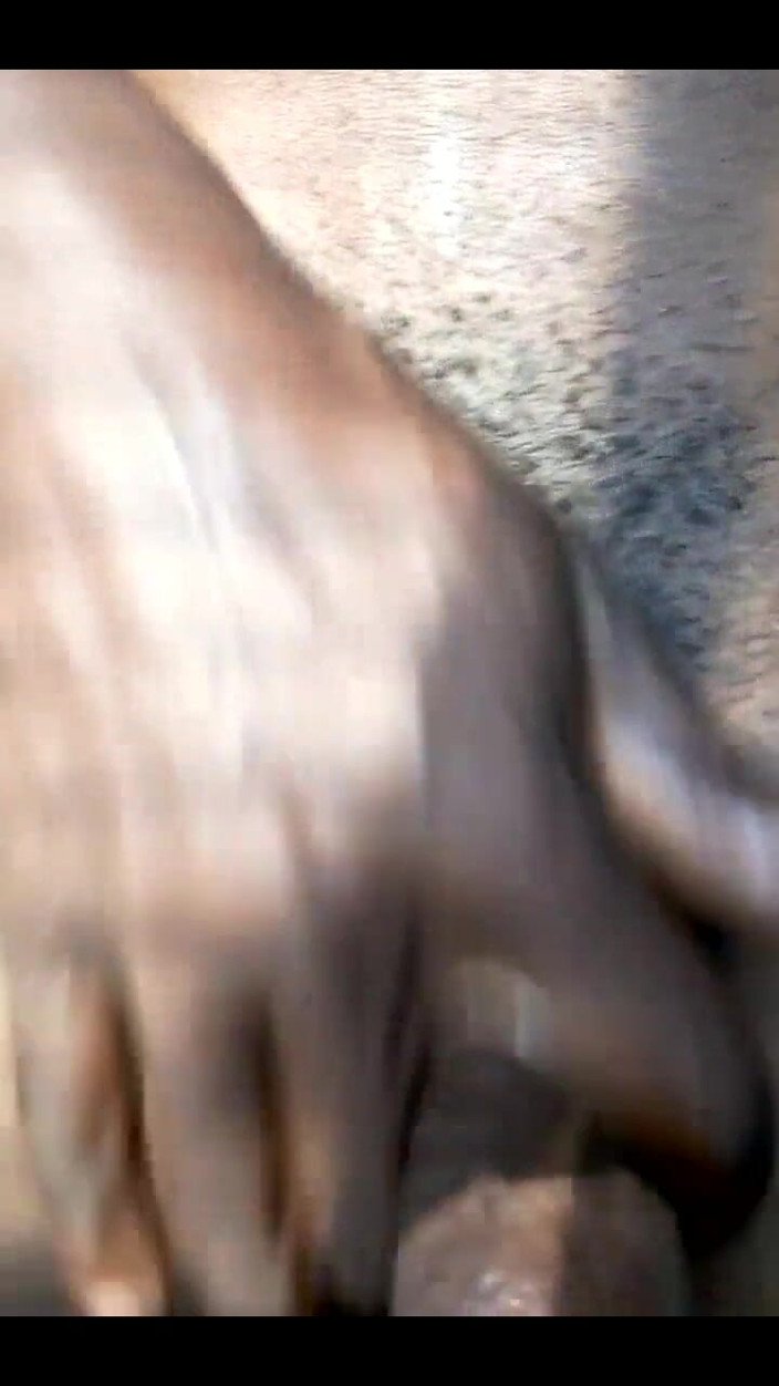 Mr_african: Une grosse bite noire mouillée excitée viens goûter mon sperme