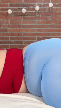 Velká bbw boční role těla - chvějící se tlusté křivky a svůdné oči