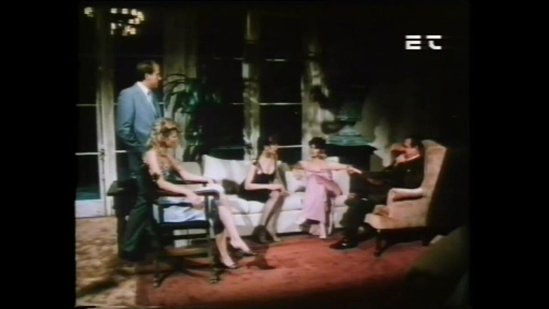 Vintage Usa: Vintage sexo a três de duas milfs bissexuais fodidas e...