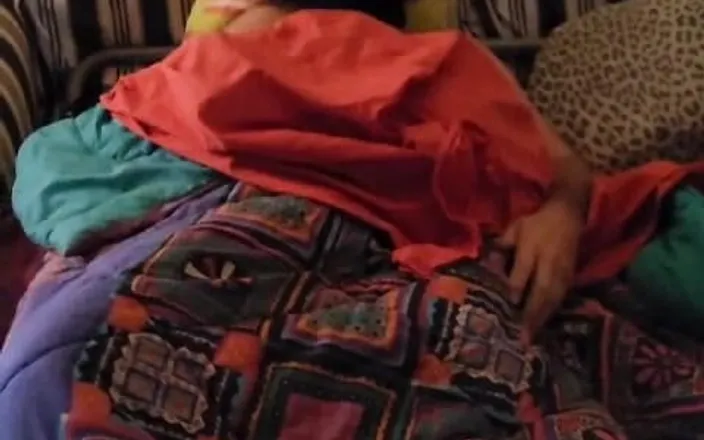 MAN SICULO: Handjob in Bed