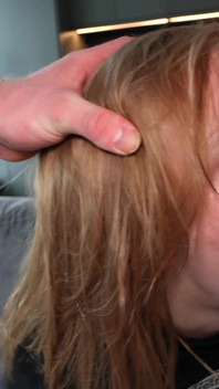 En derin boğazım döl ve tükürükle dolup taşıyor! Genç polly genç sakso çekiyor!