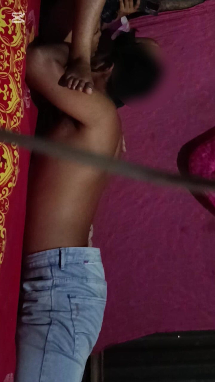 Viral: Le chupé el coño de mi esposa. Mi esposa está...