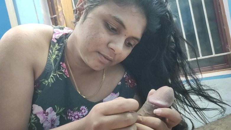 Vaigavarun45: Malayali vrouw pijpbeurt