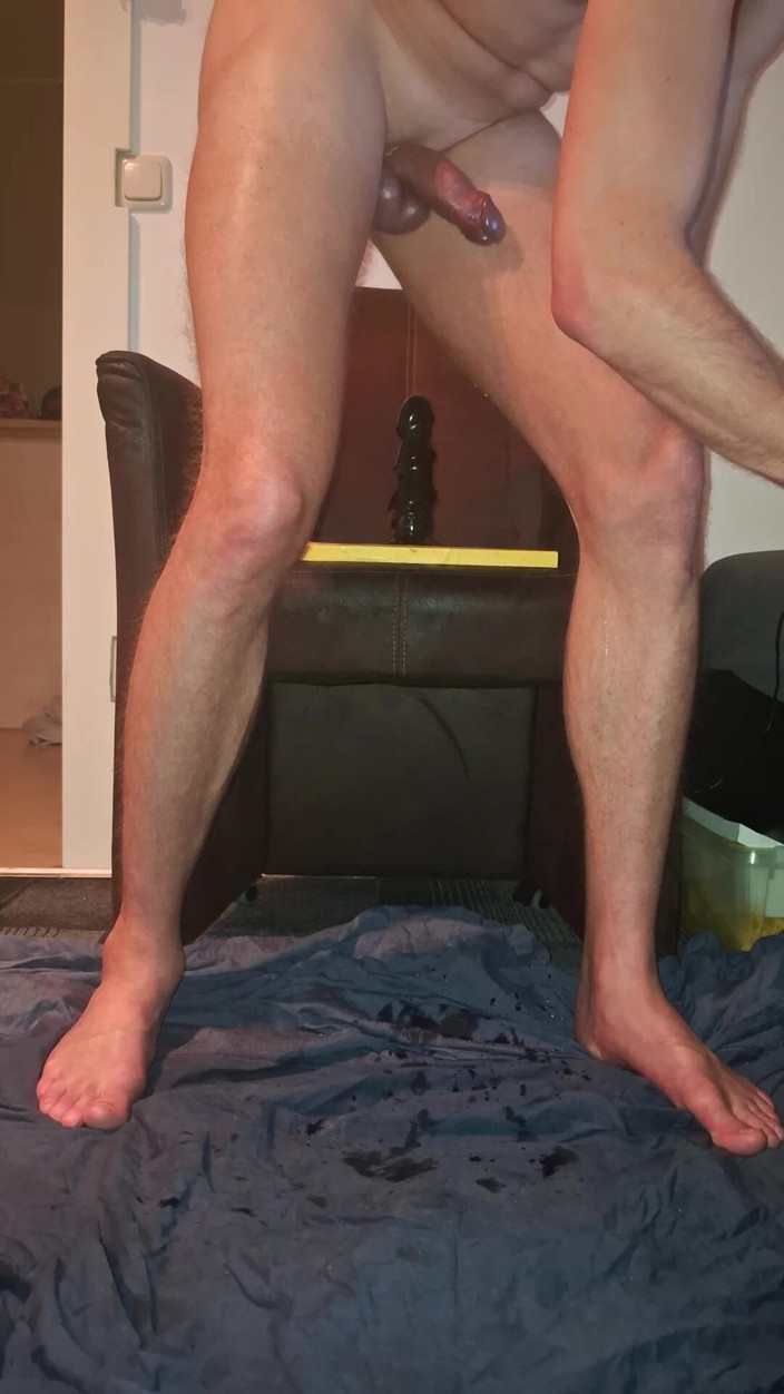 NoFace Twink X: Gay Twink Solo - jízda na robertku s velkým čůrákem a piss...