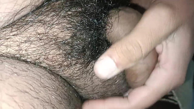 LovedSunsine1990: Ori de câte ori sunt singur acasă, mă plimb goală.