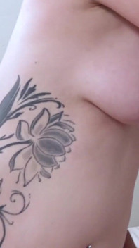 MILF xinh đẹp nhất trong một threesome của gà trống béo. Emita Smile Fucks Hai chàng trai trên Pepeporn
