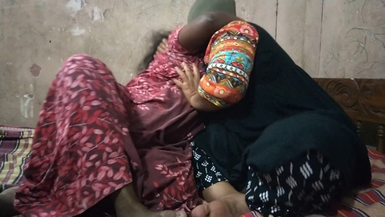 Benita sweety: Tamil lezbiyen teyze genç oğlanla ateşli seks
