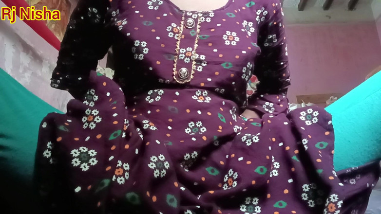 RJ NISHA: Ibu rumah tangga India dengan besar dan sempitnya dientot habis-habisan...