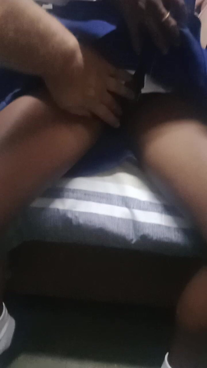 hothouse18xxx: 18-летняя Девушка Vergin Трахает Пальцами Киску И Сосет Твой Член