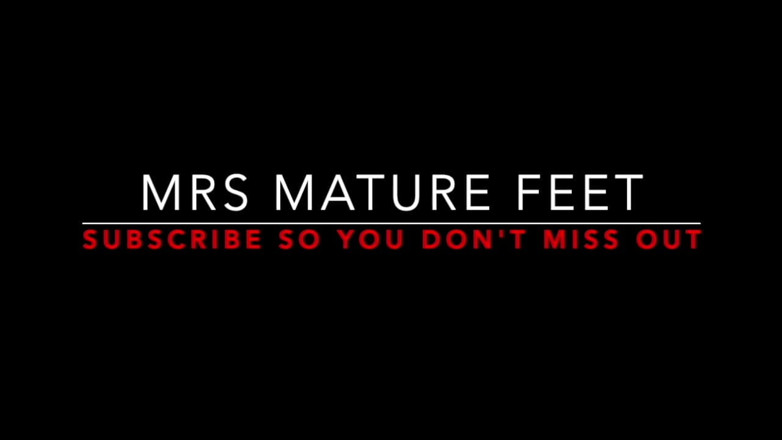 Mr MF: Mrs Mature Feet Domestic Goddess Till She Finds a Toy 535