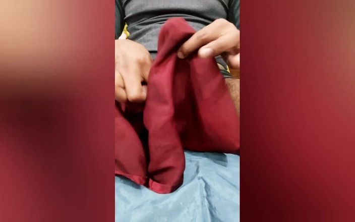 Satin And Silky: Порно дрочка в атласном шелке - трение головы хуя атласным шелковистым темно-коричневым костюмом медсестры (84)