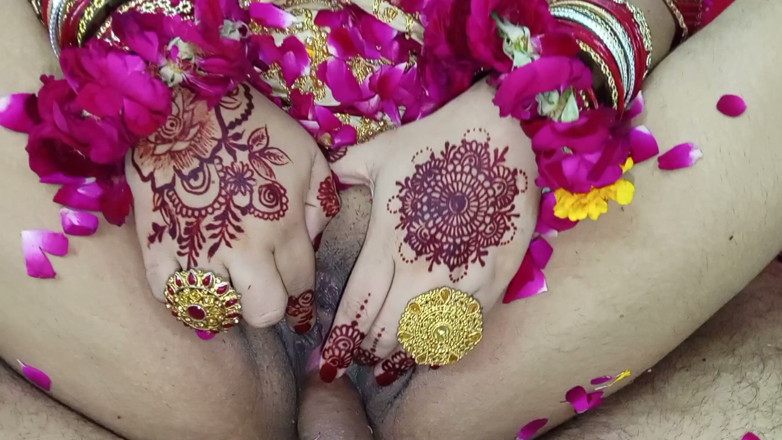 QueenbeautyQB: Pasangan India Suhagrat Seks Malam Pertama