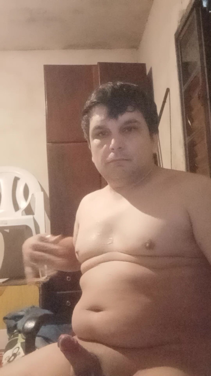 Claudio: Tout le sperme écarté sur mes seins