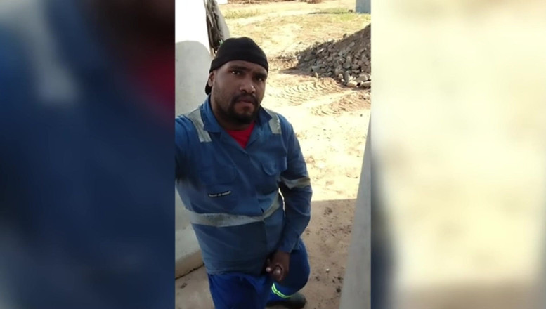 TheBlacKHunterr: Trước khi về nhà, công nhân đưa ra điều đó trong công việc