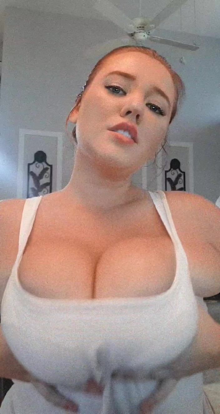 Annabelle Rogers: Miluji hraní se svými těžkými věšáky