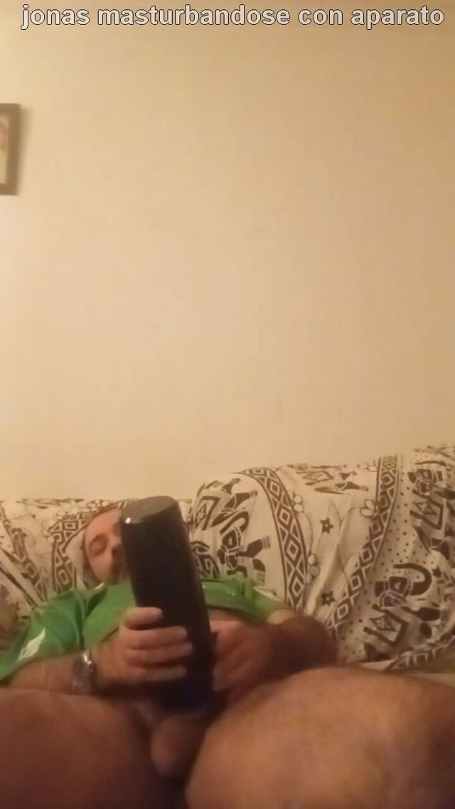 Jonas Masturbating with Bribrador (Meztiso)