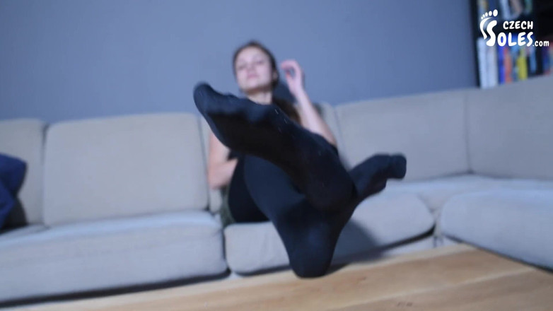 Czech Soles - foot fetish content: Зношений сюрприз у колготках від вашої дівчини Меган