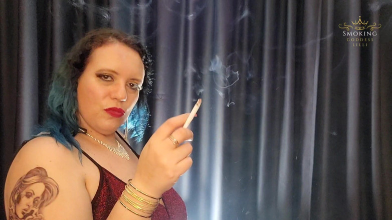 Lilli Cukierek Cox: Lilli Smoking Vs120s