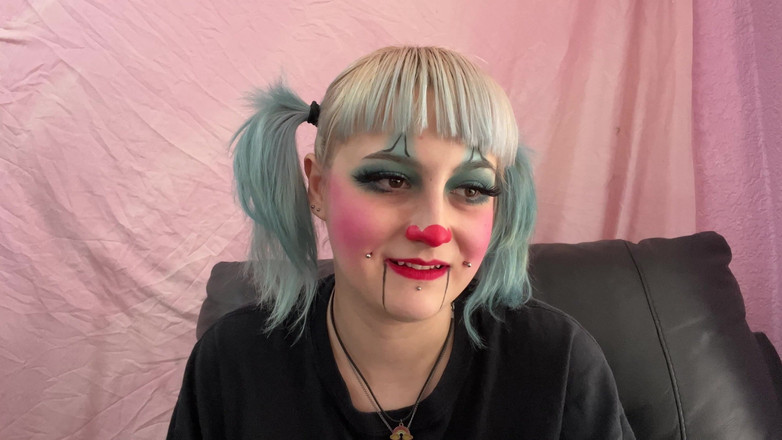 Alice Bean: Reacție la penis mic