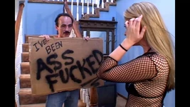 En blond ung kåt knullas av en oldman med en stor kuk