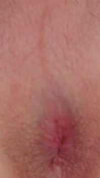 Undies teen twink má dvě pěsti plné velkého nesestříhaného ptáka