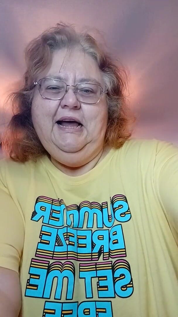 BBW nurse Vicki adventures with friends: Stinky Tennis Shoes Pewwwee