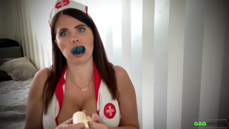 Gag Attack: Terri - enfermeira em primeiro plano