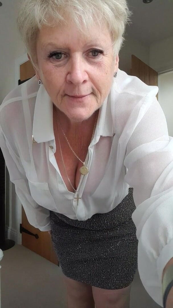 Uk Joolz: Ganti baju untuk klienku