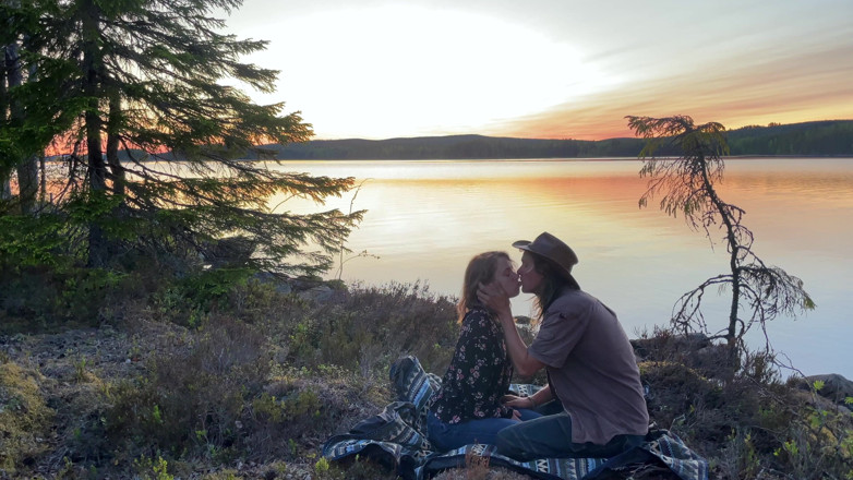 Sessa Skye: Sex în aer liber lângă apă - Rosyskye