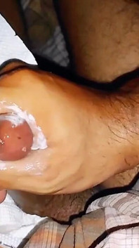 Bangla desi, muasturbation de grosses bites, en dessous du travail pour mon ami à la maison. Gaysex desi, un garçon baise le cul d’un garçon