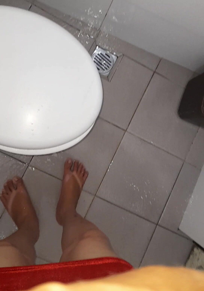 Naomisinka: 섹시한 벨벳 드레스 안에 사정하는 크로스드레서