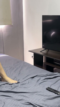 Ich war so, dass ich den TV-Techniker anrief, nur um mich zu erreichen, und er ging erst, als ich mein Milchgesicht verlassen hatte.