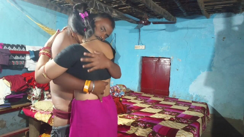 Sona bhabhi: Bà nội trợ làng Bengali xinh đẹp làm tình