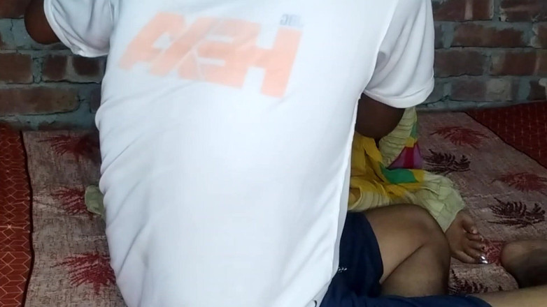 Uttar dinajpur: O que está fazendo com o meio-irmão?