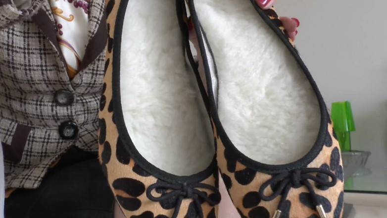 Lady Victoria Valente: Sole Cumming! Cum in My Ballet Flats - Lady Victoria Valente